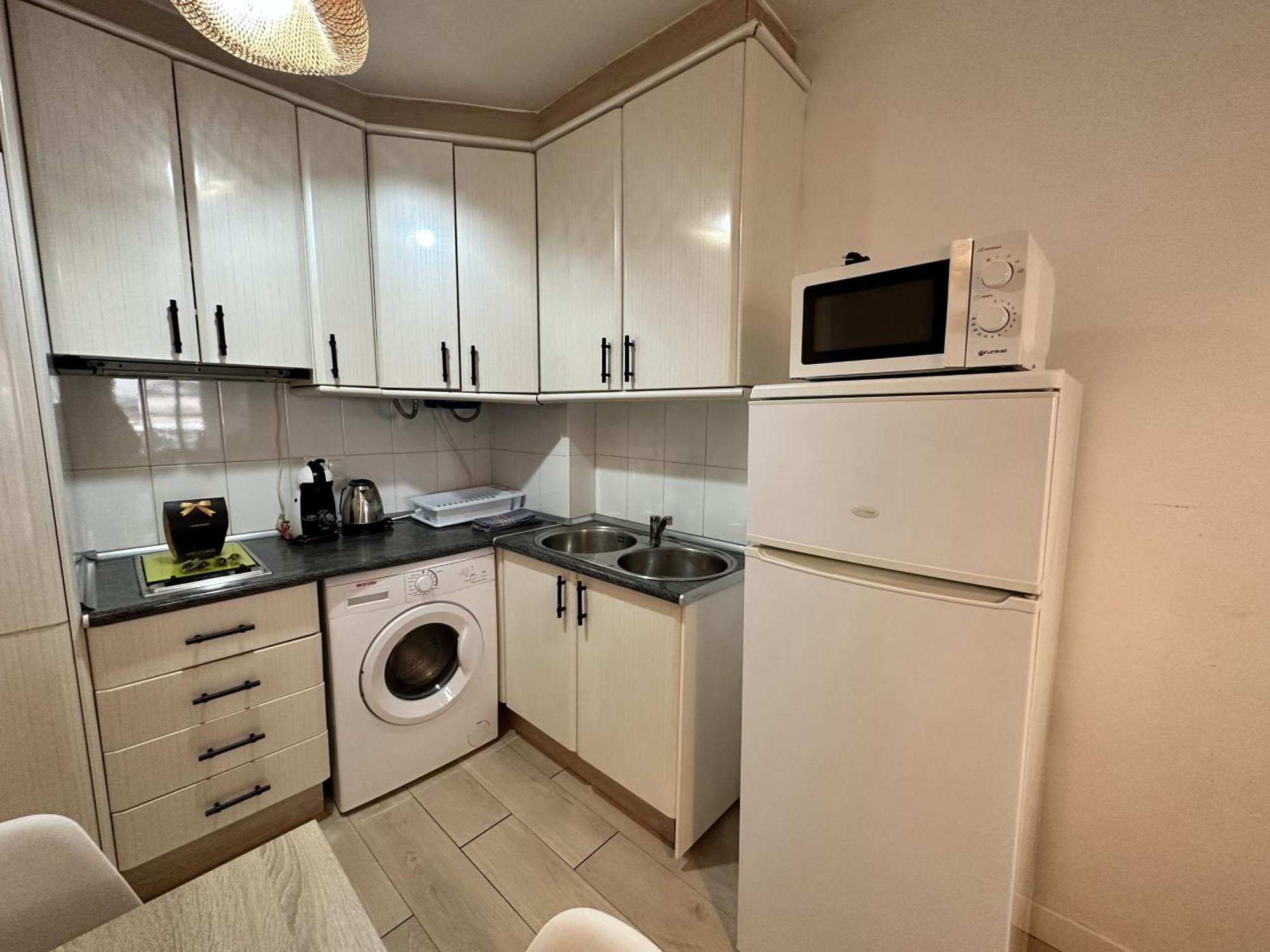 Ver1 - Terraza - 1 Dorm - Wifi - Centro A 100 Metros - Playa A 600 Metros Torremolinos